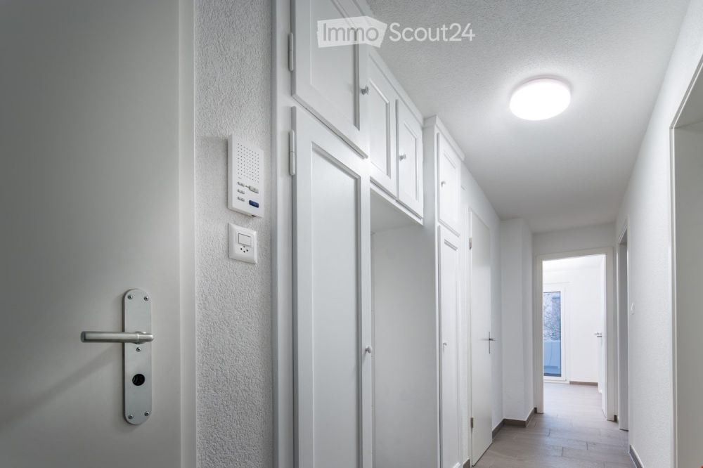 2 Zimmer EG Wohnung, zentrale Lage sucht Sie als neue Mieterin / neuen Mieter -  Bild 3