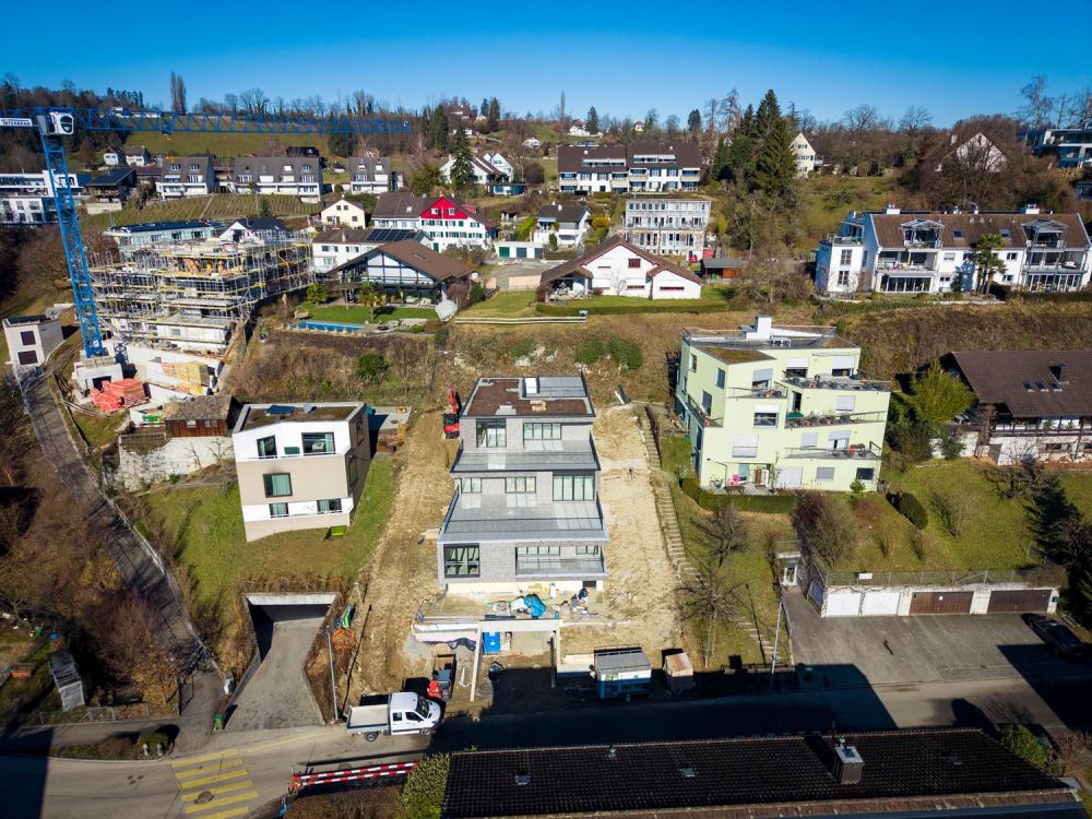 Exklusive und hochwertige 4.5-Zimmer-Terrassenwohnung - Ihr Traumdomizil mit Seesicht in Uerikon - Bild 2