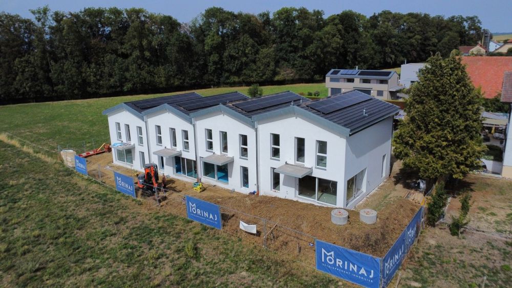 GLETTERENS A VENDRE VILLA CONTIGÜE DE 5,5 PCES DISPONIBLE DE SUITE -  Bild 1