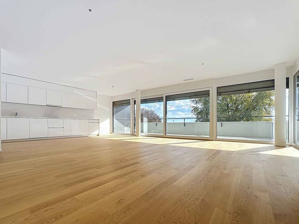 Luxuriöse 4.5-Zimmer-Wohnung mit Balkon, neu -  Bild 2