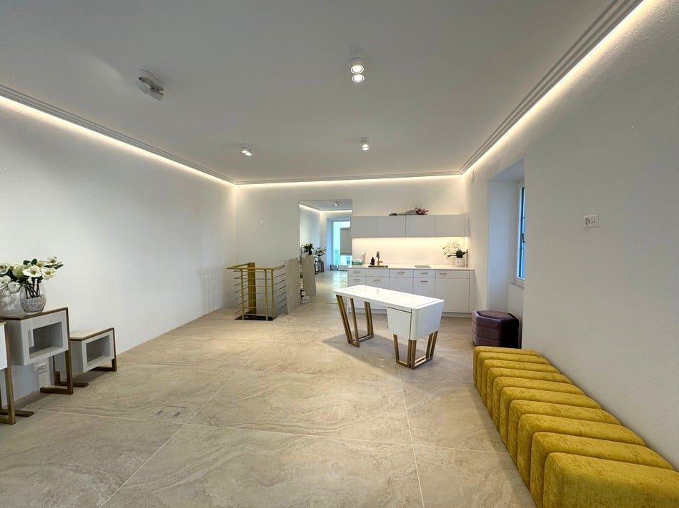 Attraktives Ladenlokal am Stradun im historischen Dorfkern von Scuol - Bild 3