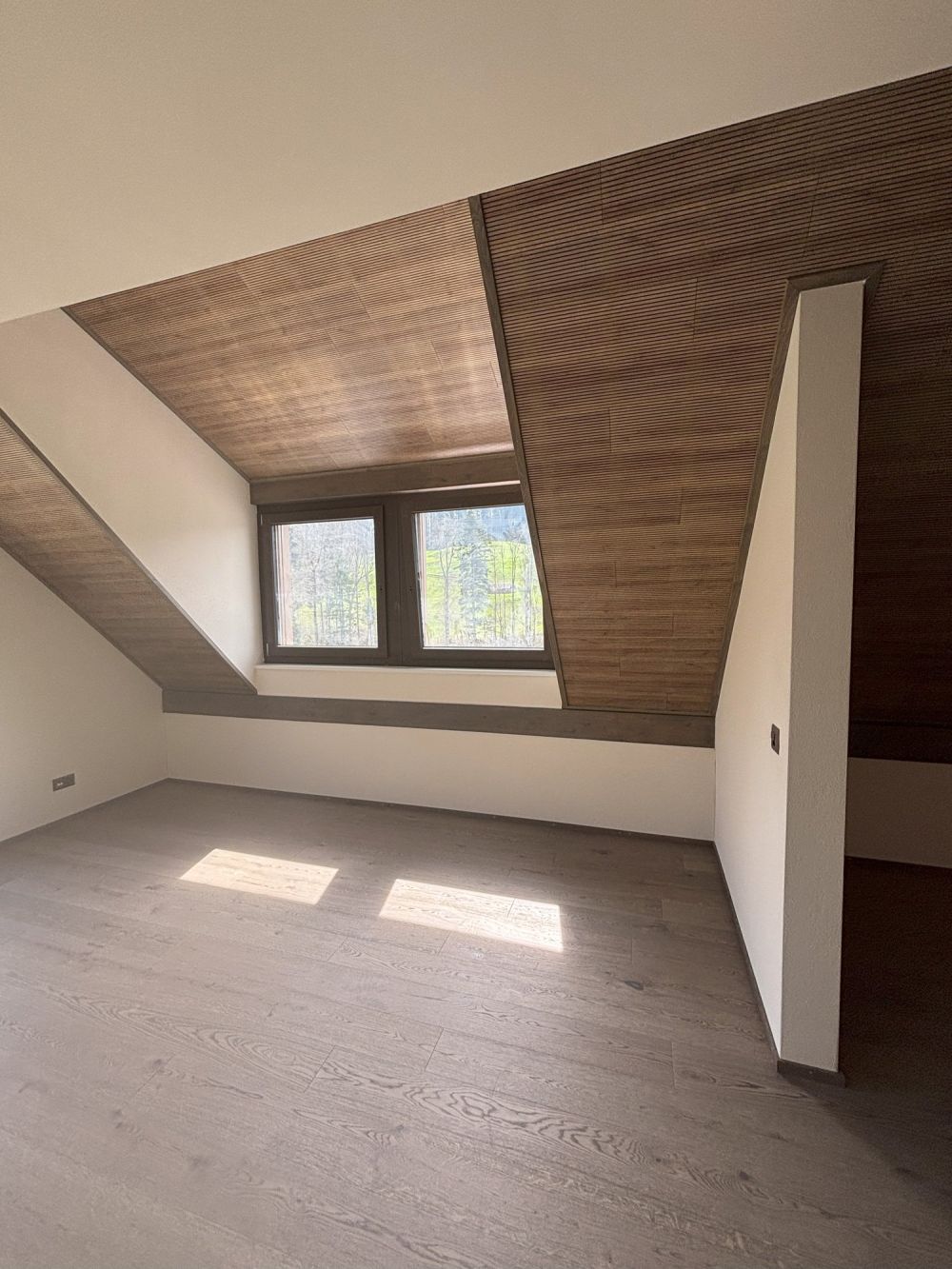 Neue 4.5 Zimmer-Maisonette-Wohnung mit charmanter Atmosphäre -  Bild 4