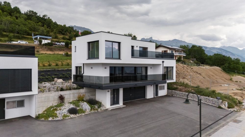 Brandneues zeitgenössisches Villenhaus in Crans-Montana -  Bild 2