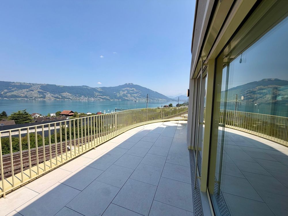 Exklusives Attika-Juwel: Panoramablick über den Zugersee in seiner schönsten Form -  Bild 4