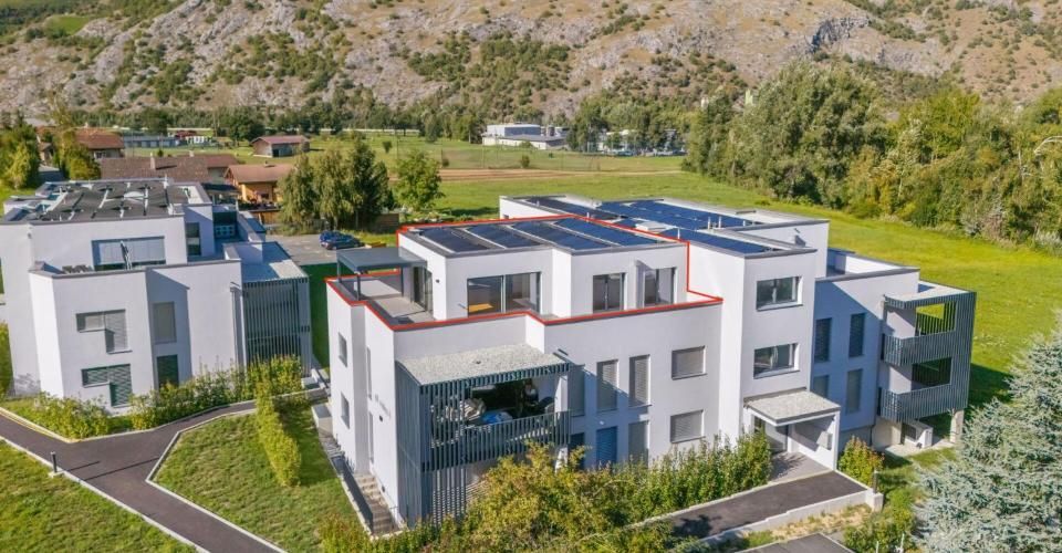 Abschlagen, ankommen und aufatmen: Exklusive Attika in der Golfresidence - Appartement 3.5 pièces - image - 1
