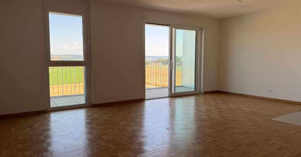 Magnifique appartement neuf de 4½ au rez supérieur avec balcon et vue dégagée - Appartement 4.5 pièces - image - 3