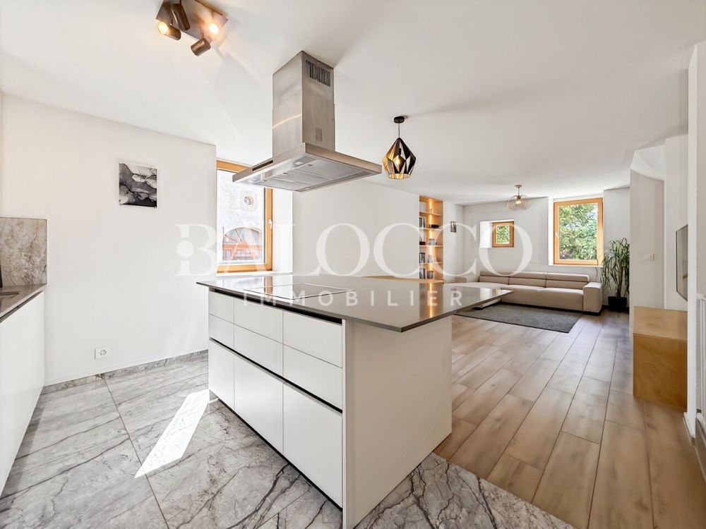 Wie ein Dorfhaus im Zentrum des Dorfes - Séjour - Balocco Immobilier