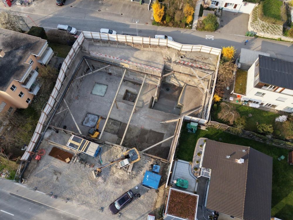 Privatsphäre & Umschwung - 200m2 Aussenfläche -  Untergeschoss Gartenwohnung -  Bild 1