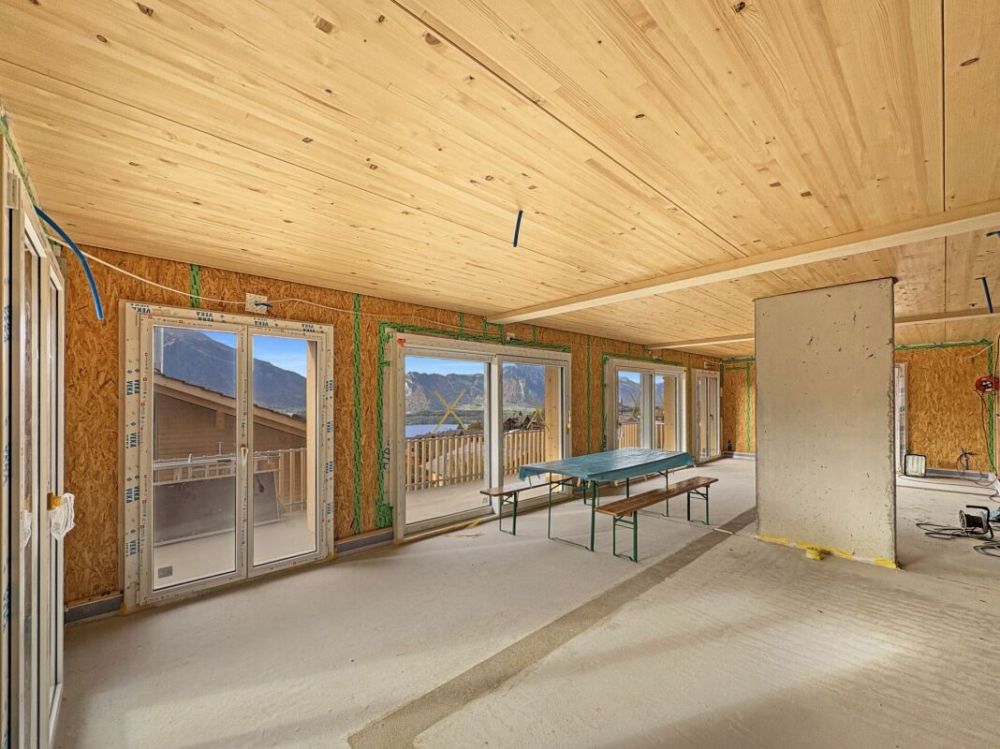 Neubau im Chaletstil, freistehend, modern und mit attraktiver Sicht über den Thunersee in Richtung Niesen und Thun - Bild 10