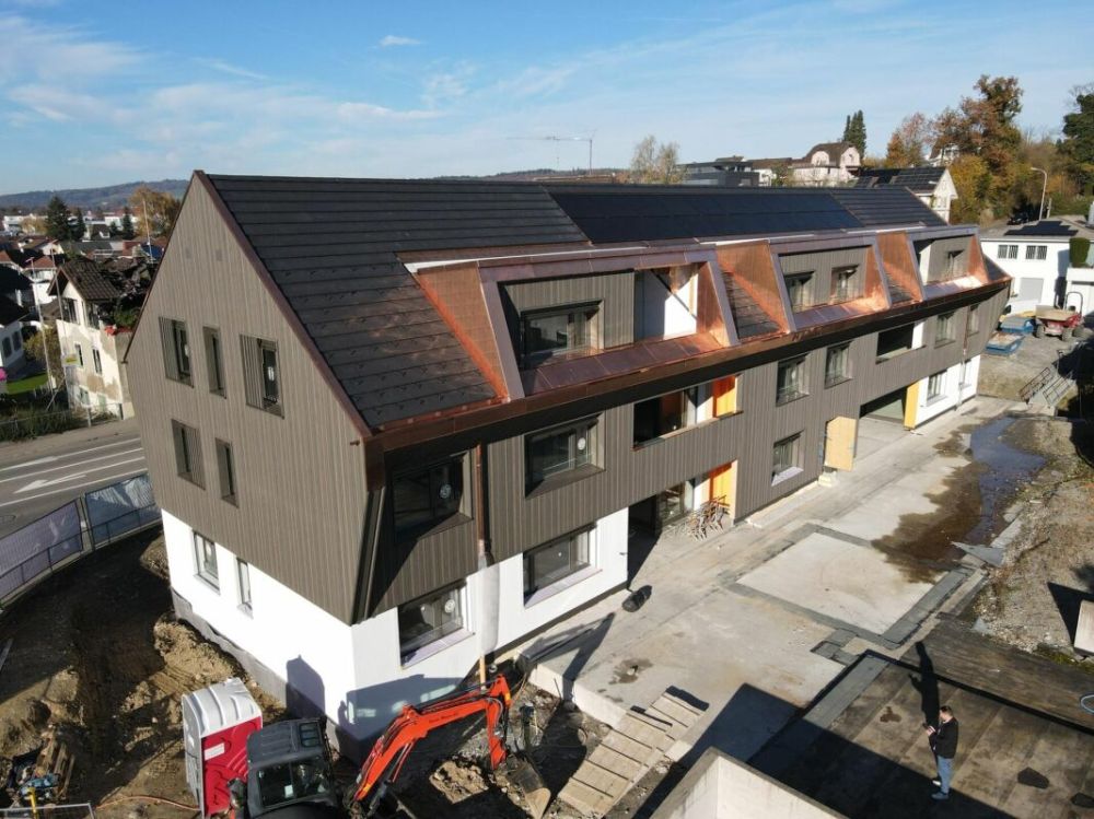 Grosszügige Erdgeschosswohnung mit durchdachtem Grundriss und privater Umgebungsfläche -  Bild 2