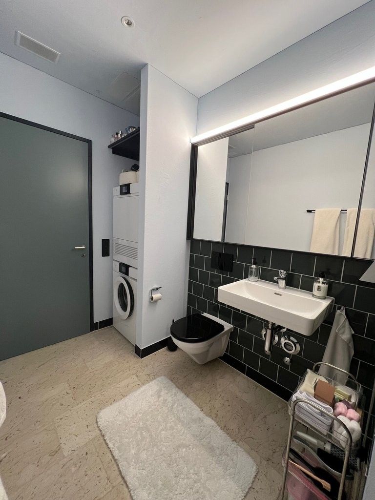 Moderne 4.5-Zimmer-Wohnung - stilvoll wohnen in Kloten - Dusche