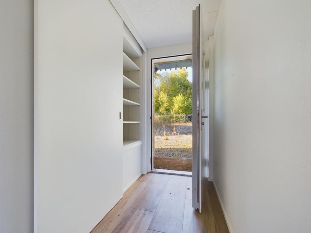 Wohnhaus mit 2 modernen Wohnungen  und viel Platz für Ihre Tiere - Bild 7