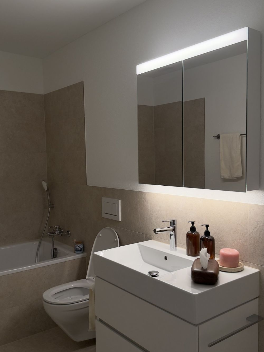 Neue und moderne, möblierte 3.5 Zi Wohnung -  Bild 12