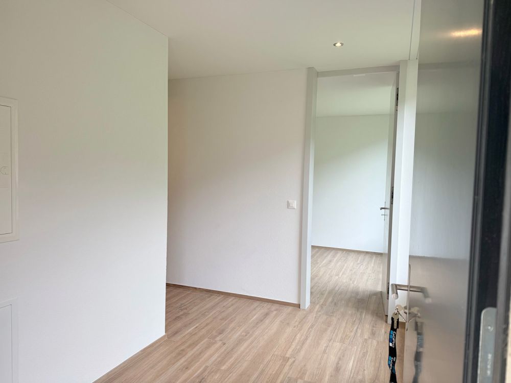 Moderne 4.5-Zimmer-Neubauwohnung im Erdgeschoss in Frutigen -  Bild 3