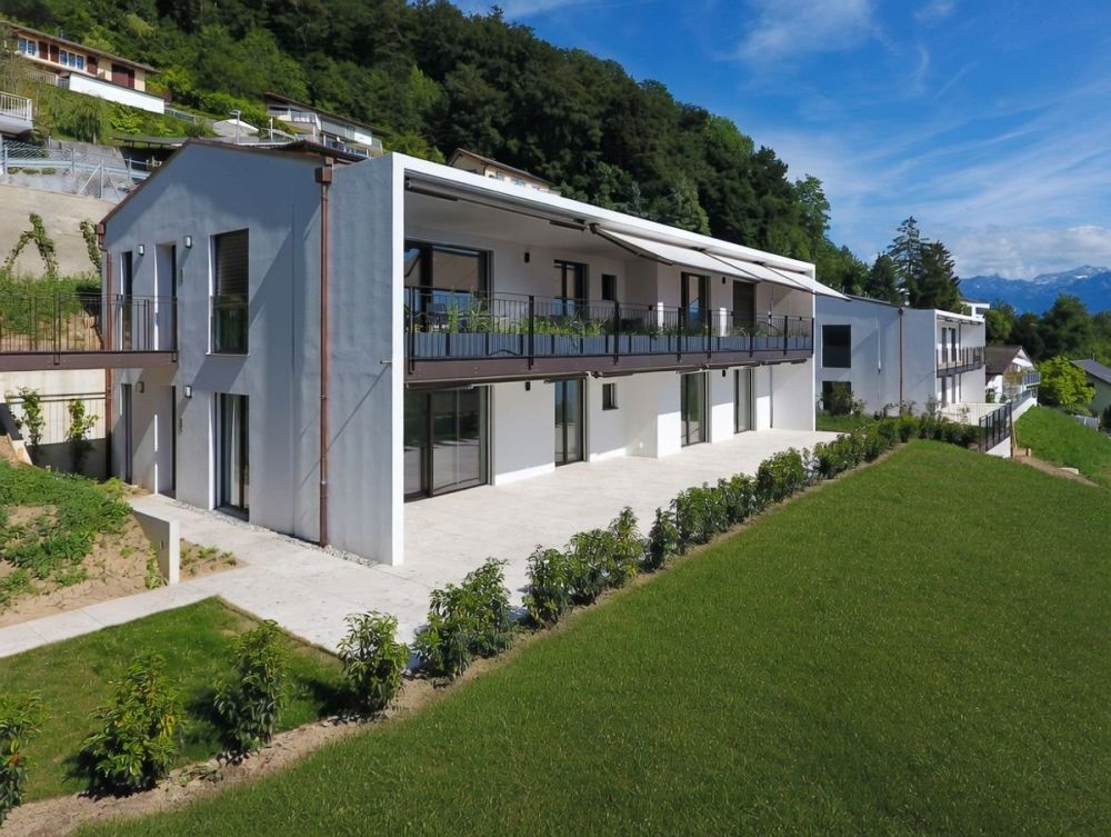 Schöne Aussicht auf den See - mit Terrasse und Garten -  Bild 2