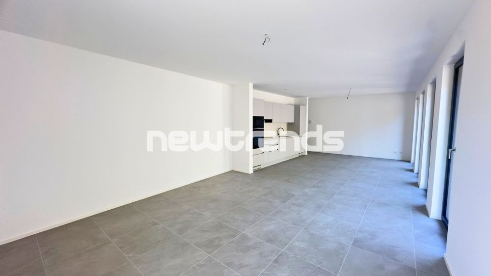 Hell und noch nie bewohnt. Separater Eingang und privater Garten. - open space + cucina
