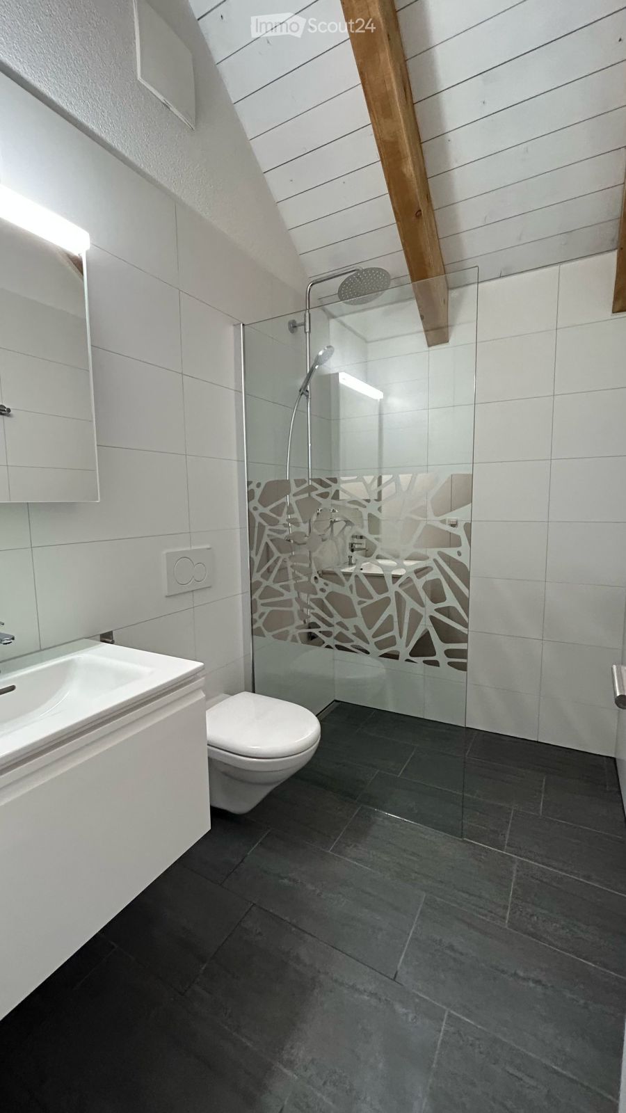 KERNSANIENIERTE UND HOCHWERTIGE 3½-ZI.-WOHNUNG -  Bild 12