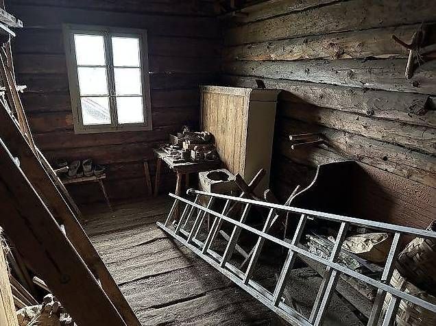 Chalet zum Ausbauen, grosses Wiesland  /  rustico da ristr. -  Bild 13
