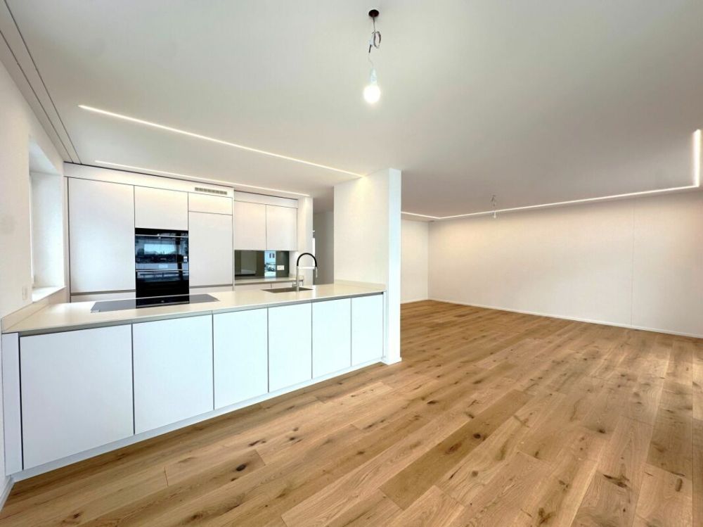 Drei 5.5 Zimmer Wohnhaus - charmant, naturnah, individuell - Bild 1