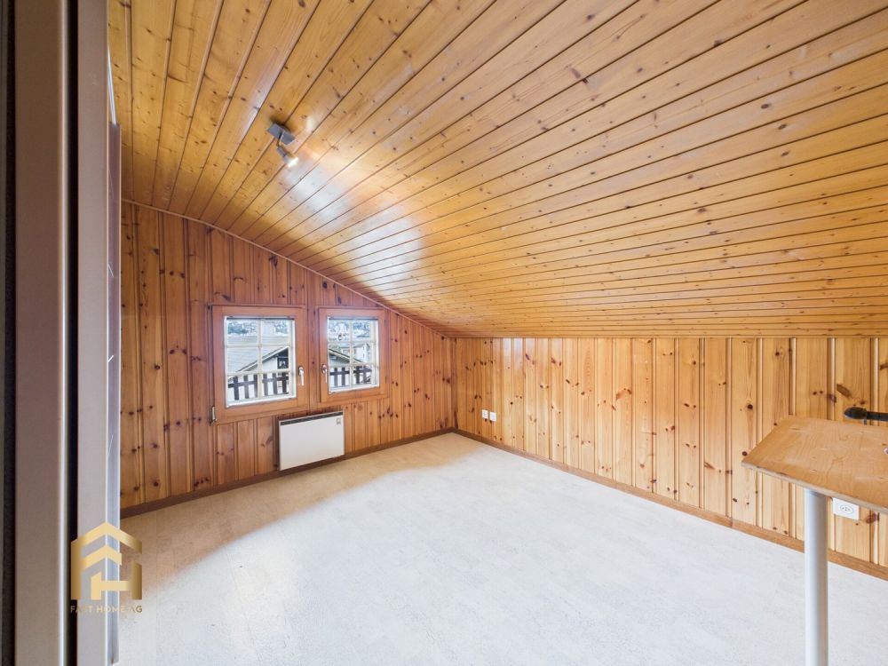 4.5 ZWG mit Atelier und Ausbaupotenzial im Herzen von Naters - 4.5 ZWG DG