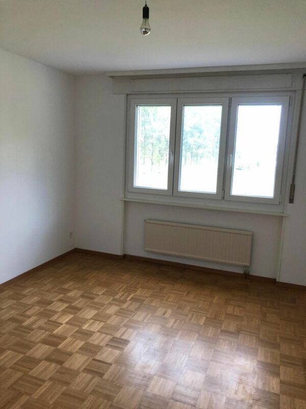 Espace et confort au 1er étage à Villaraboud - Bild 8