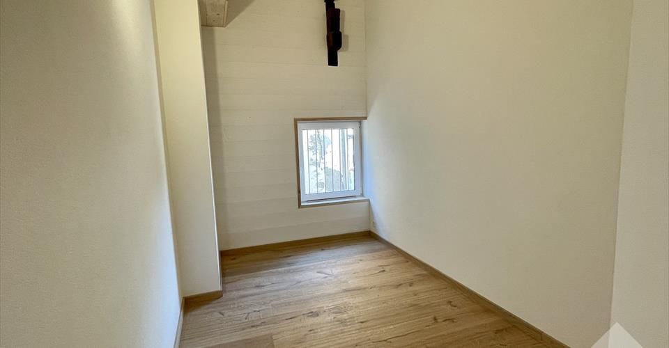 Appartement duplex 2.5 pces dans maison de village totalement rénovée - Appartement 2.5 pièces - image - 3