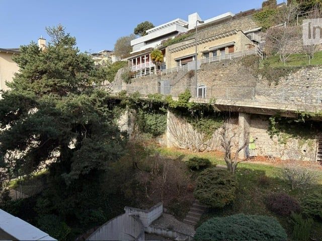 Geräumige 5.5-Zimmer-Wohnung mit Aussicht und Balkon im Zentrum von Sion -  Bild 3