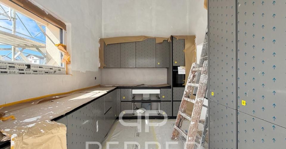 Villa intégralement rénovée – Vaste flexibilité d"usage - Maison 5.5 pièces - image - 5