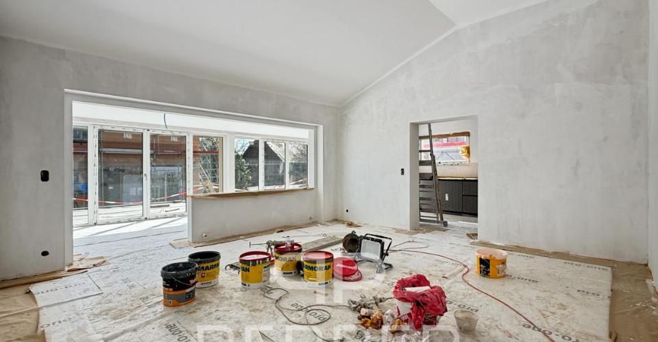Villa intégralement rénovée – Vaste flexibilité d"usage - Maison 5.5 pièces - image - 2