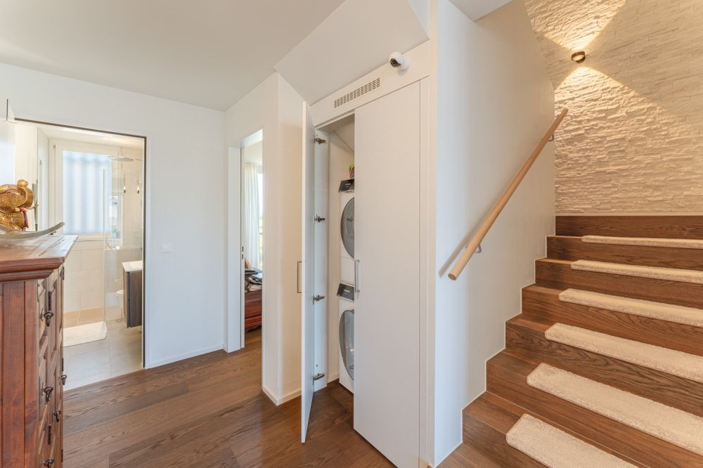 Familienfreundliche 5½ Zimmer-Minergie-Maisonette mit 2 Garagenplätzen im exklusiven Ausbaustandard -  Bild 9