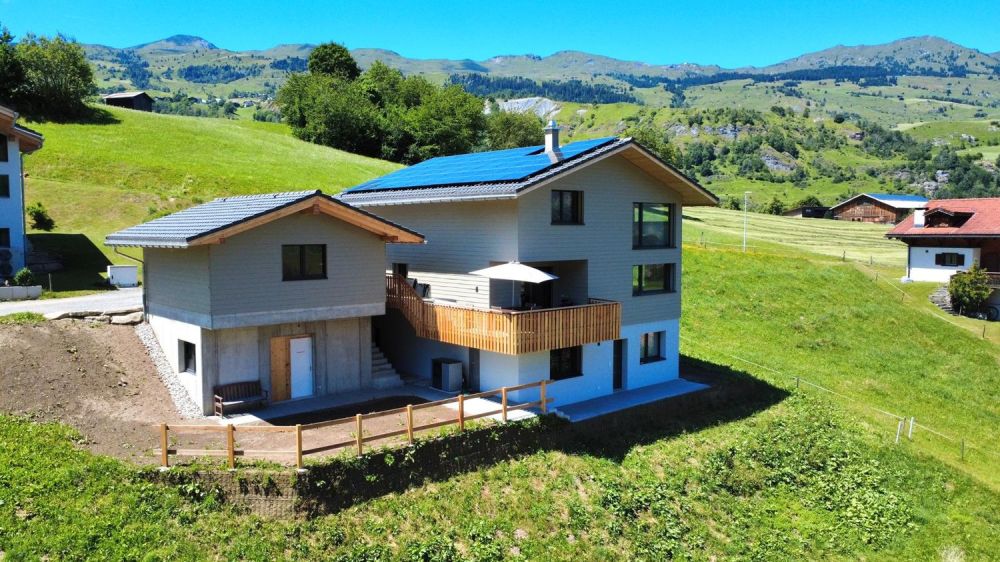 Neubau Einfamilienhaus in Surcasti, Graubünden mit Panoramablick -  Bild 2