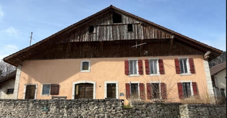 Appartement 4.5 pièces au rez-jardin — Terrasse et jardin privatif avec vue sur la place du village - Appartement 4.5 pièces - image - 3