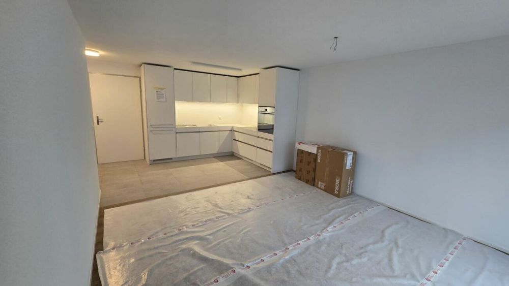 Schmucke 2,5 Zi mit Privatsitzplatz -  Bild 4