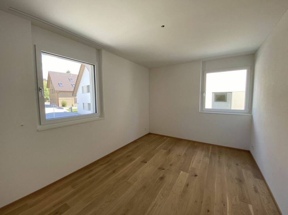 6 1/2-Zimmer-Doppeleinfamilienhaus mit nutzbarer Landfläche -  Bild 7