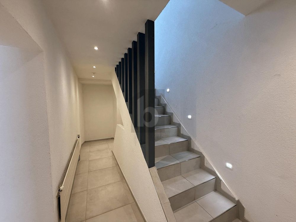 ENTIÈREMENT RÉNOVÉ,  RENDEMENT NET 5,7% - Bild 3