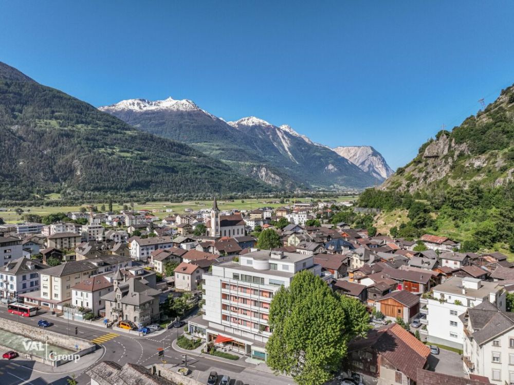 Aussergewöhnliche 5.5-Zimmer Attikawohnung in Steg - Bild 8