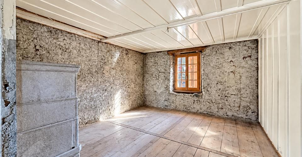 Chalet à rénover – L'âme d'une grange alpine à Sarreyer - Maison jumelée 4.5 pièces - image - 6