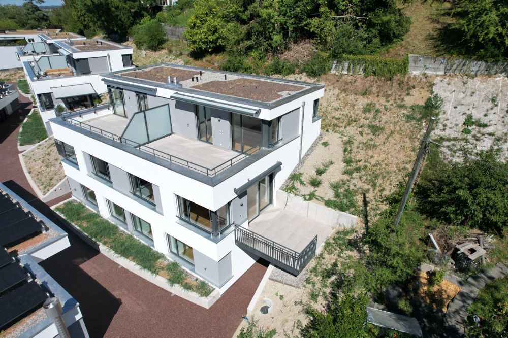 4.5-Zimmer-Doppeleinfamilienhaus an privilegierter Hanglage -  Bild 2