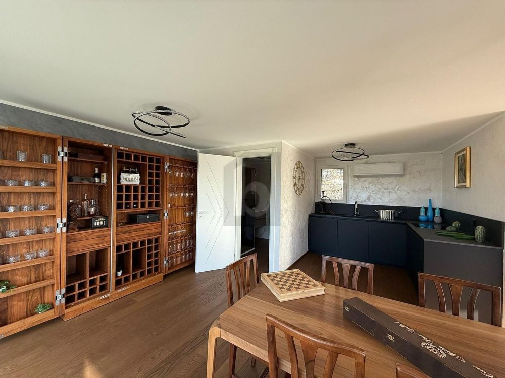 MODERNA ED ELEGANTE CON PISCINA E VISTA -  Bild 4