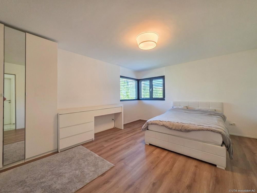 Exklusive Wohnqualität an ruhiger Lage mit grossem Garten - OG Zimmer