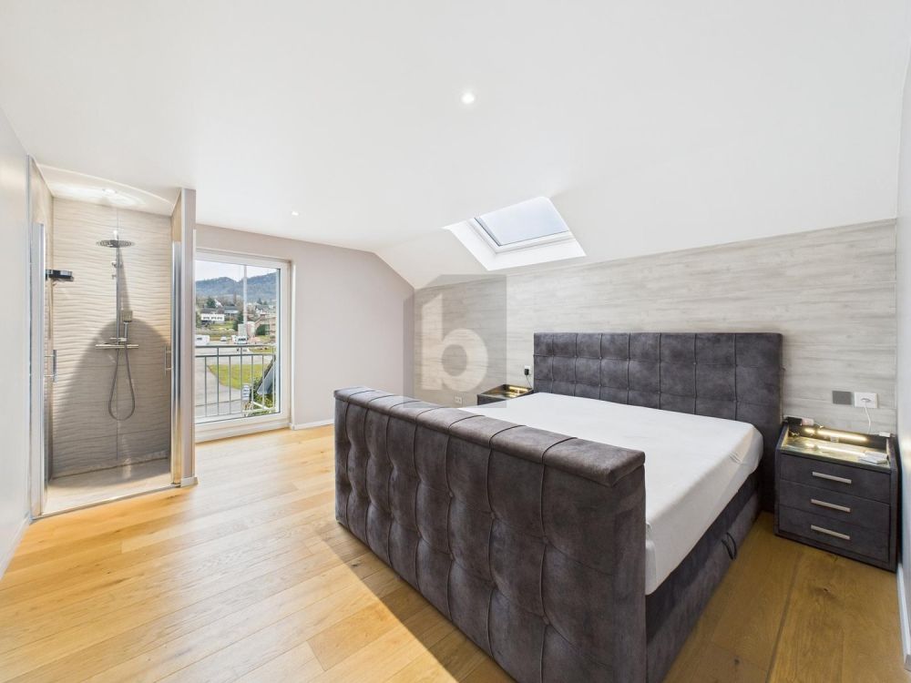 FRISCH RENOVIERT, VIEL PLATZ UND SEP. WOHNUNG - Bild 3