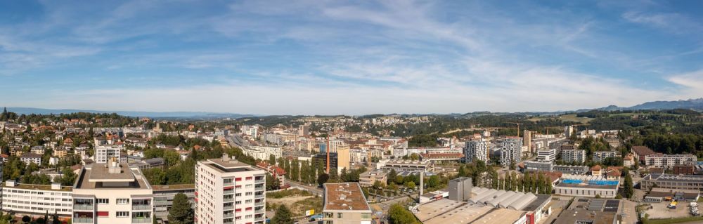 Die Stadt als Kulisse, die Höhe als Privileg -  Bild 1