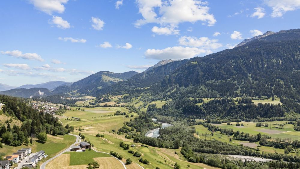 Zweitwohnsitz 5.5 Zimmer EFH - CASA DIL CLAVAU VEGL- in Schluein GR -  Bild 3