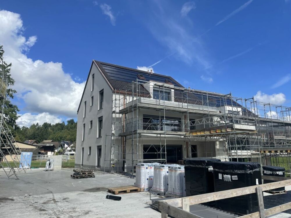 4 1/2-Zimmer-Wohnung im 1.+2. DG mit Balkon und Estrich - Bild 2