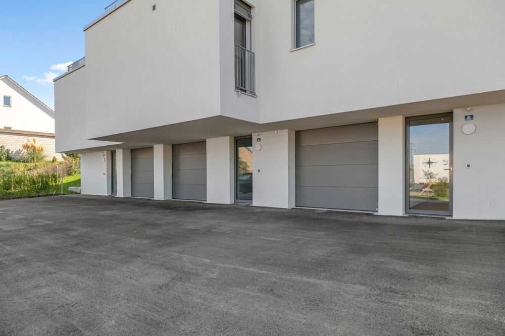 Modernes Reihenmittelhaus mit hohem Wohnkomfort - Garagen