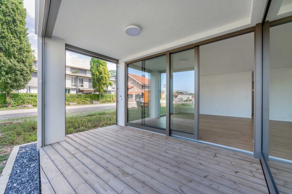 Wohnkomfort im Herzen von Frick - 2.5 Zimmer Wohnung sucht neue Mieter - Loggia