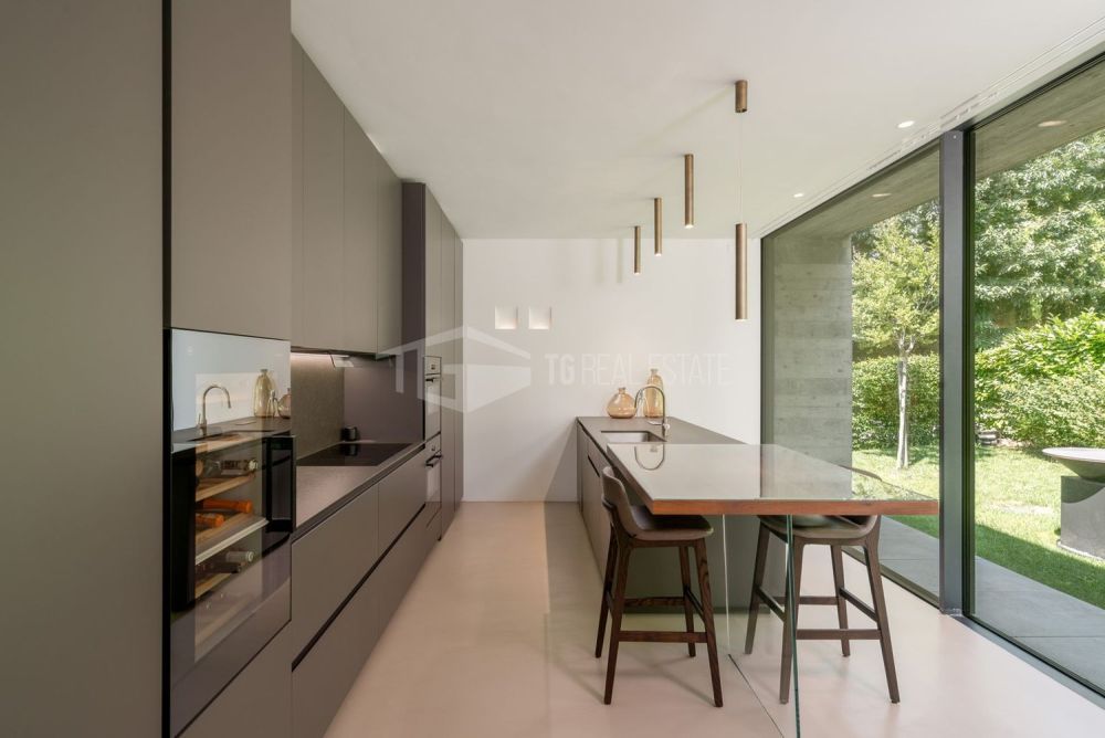 ELEGANTE MODERNE VILLA IM GRÜNEN -  Bild 11
