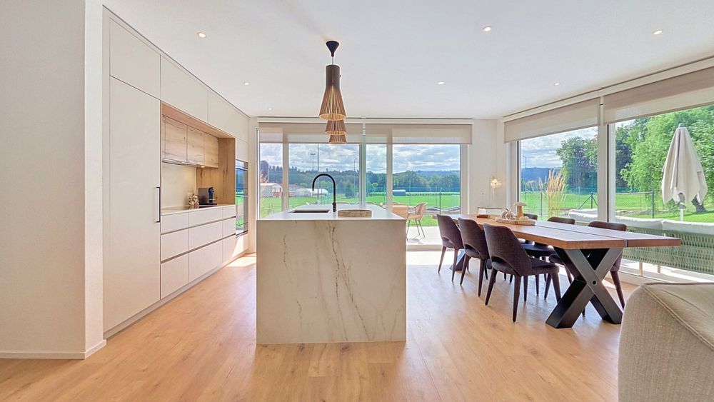 Magnifique appartement 4.5 pces avec jardin à Fétigny / FR - Séjour / salle à manger / cuisine