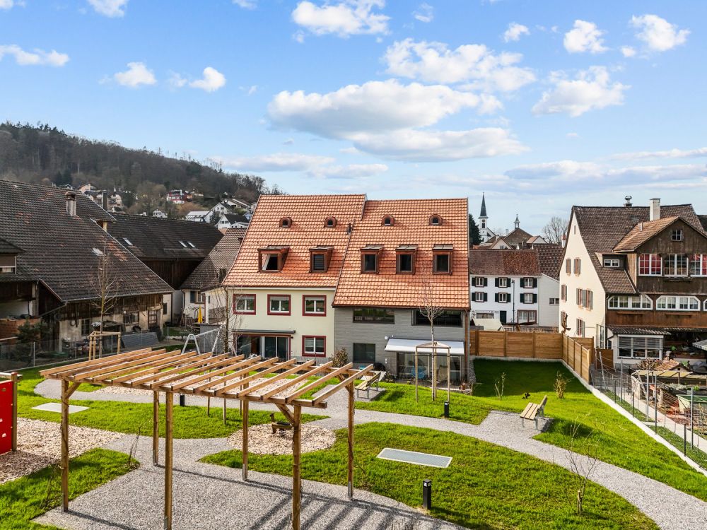 Das "Haus im Haus": 4,5-Zimmer-Wohnung mit Loggia und zusätzlichem Atelier ! A-1.1 -  Bild 4