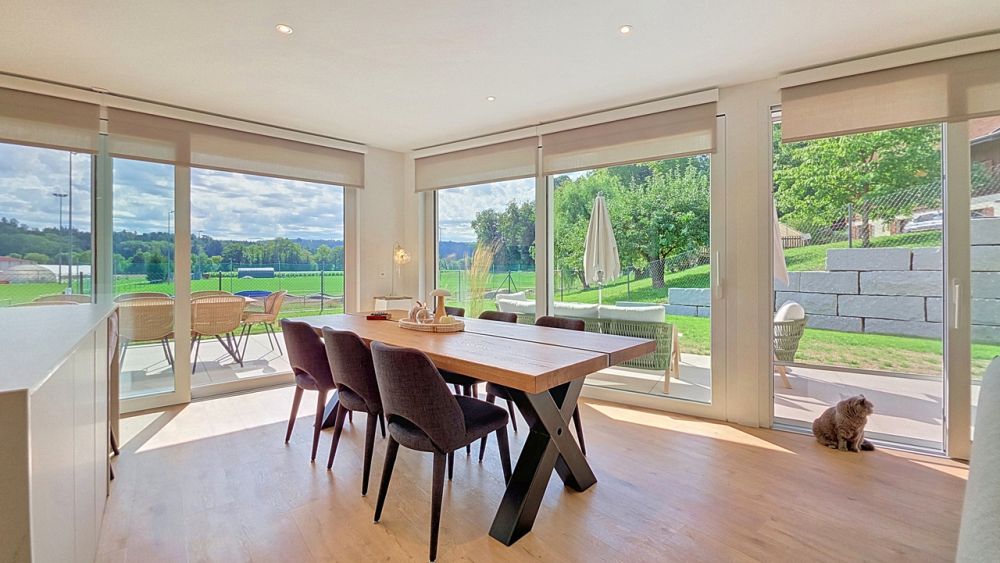 Magnifique appartement 4.5 pces avec jardin à Fétigny / FR - Séjour / salle à manger / cuisine